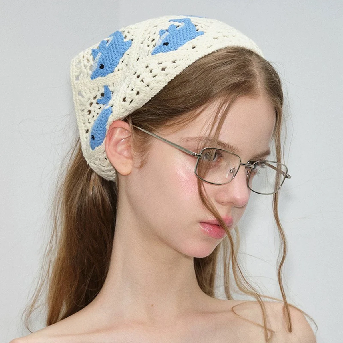 

AWAYTR Y2k Dolphin Knitted Hollow Triangular Hair Scarf for Women Travel Versatile Retro Pastoral Photo Headscarf Women Headband