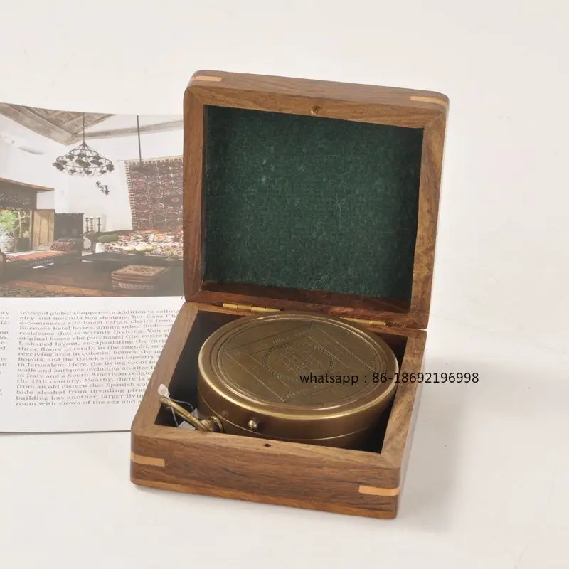 

India Imported British Style Retro Nostalgic Brass Off-road High-end Exquisite Carved Compass Compass Collection Gift