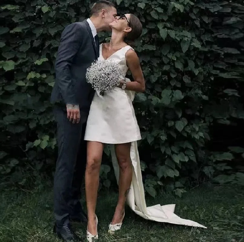 Robe de Mariée Courte en Satin Blanc, Simple, Personnalisée, Grande Taille, Col en V, avec Gros Nministériels d au Dos