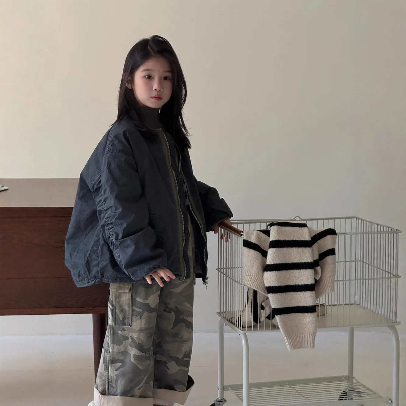 

Kids Coat 2025 Autumn and Winter Korean Style Baby Girl Back Zipper Three-dimensional Pocket Denim Plus Velvet Jacket Jacket