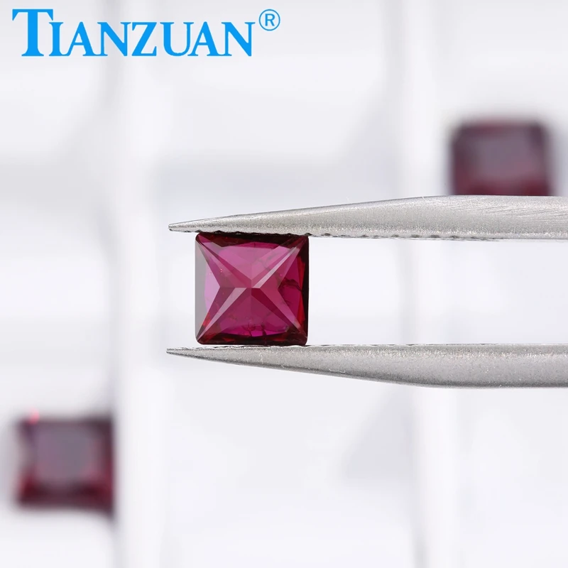 

Square Shape Lab Grown Ruby Deep Red Ruby Princess Cut Synthetic Corundum with Cracks Inclusions Inside with AGL Certificate