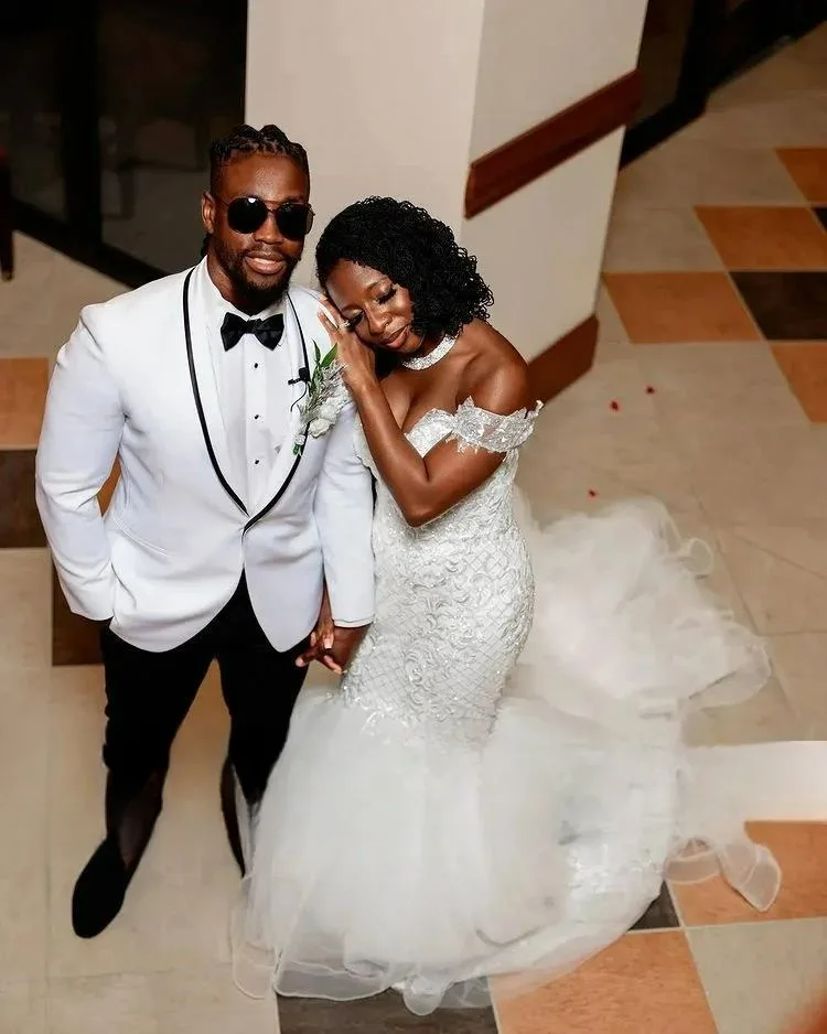 ที่กําหนดเองปิดไหล่ลูกไม้แอฟริกัน Appliques ลูกปัดชุดแต่งงาน Vestido De Noiva โบสถ์ Vintage ชุดเจ้าสาว