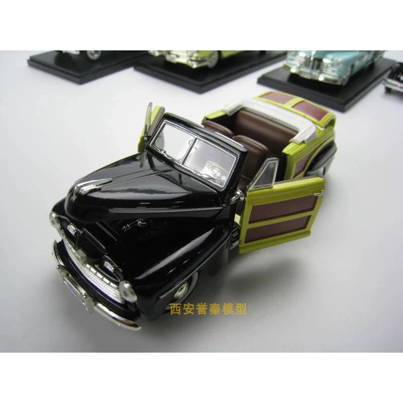 Diecast in scala 1:32 1946 Ford Sportsman convertibile in lega di simulazione vintage classico modello di auto nostalgico ragazzo souvenir giocattolo