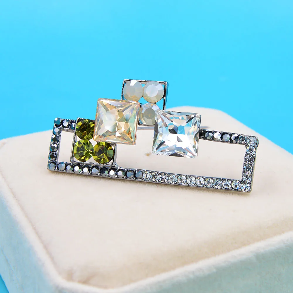 CINDY XIANG Shining Rhinestone Geometric Vintage Elegant Brooches For Women High Quality Crystal Pin Coat Jewelry