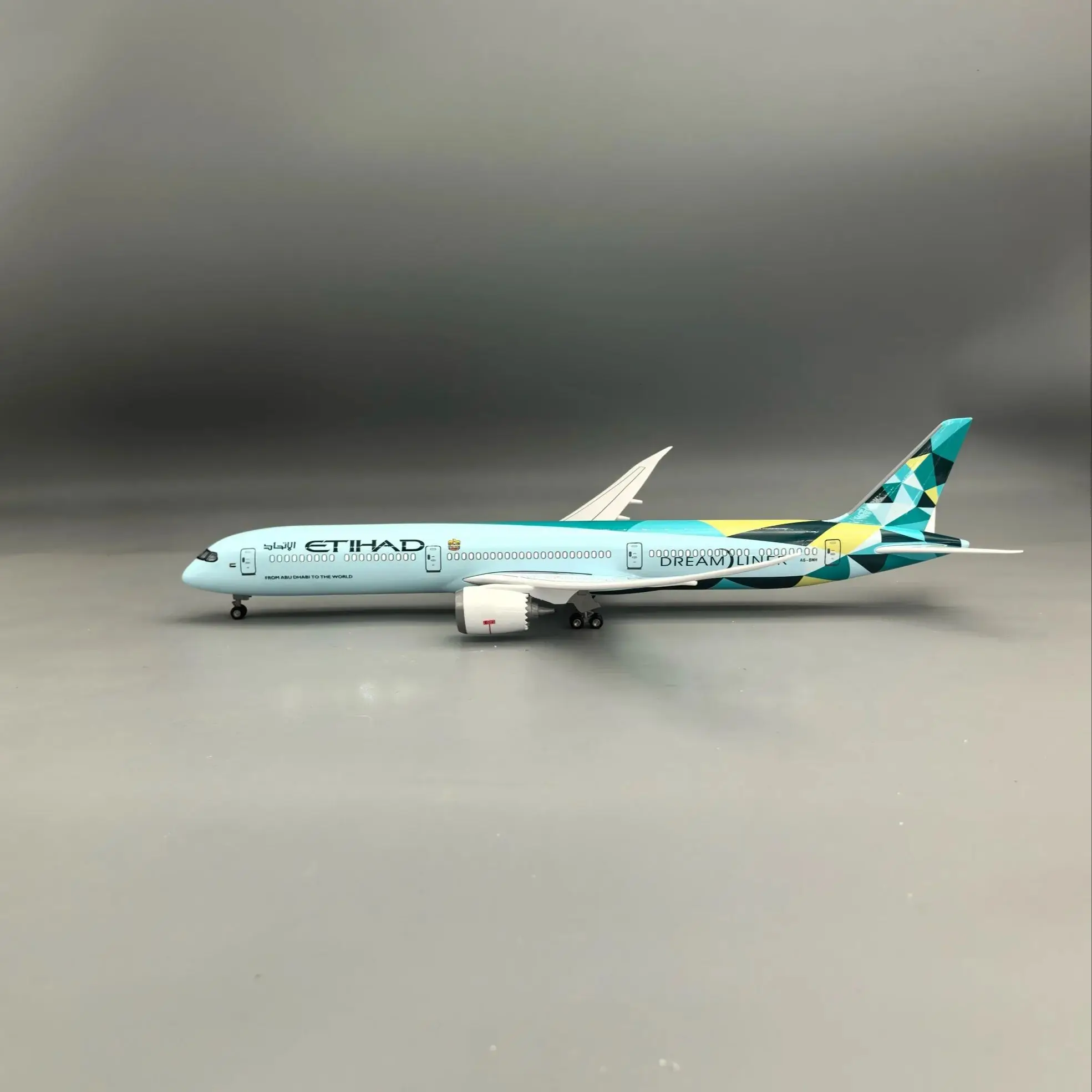 47cm Airplane Model 1/130 Scale B787 Etihad Aircraft Dreamliner Resin Diecast Assemble Model Planes With Lights & Stand Souvenir