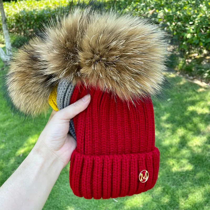 2024 New Real Raccoon Fur Ball hats Winter Hat Cap Kids Boy Girl Aldult Warm Big Fur Pom Poms Ski Hat Fur Pompoms Hat