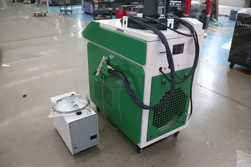 Manufacturer 2kw fiber Laser Cleaning Machines High Speed Paint Rust Removal Lazer Cleaner