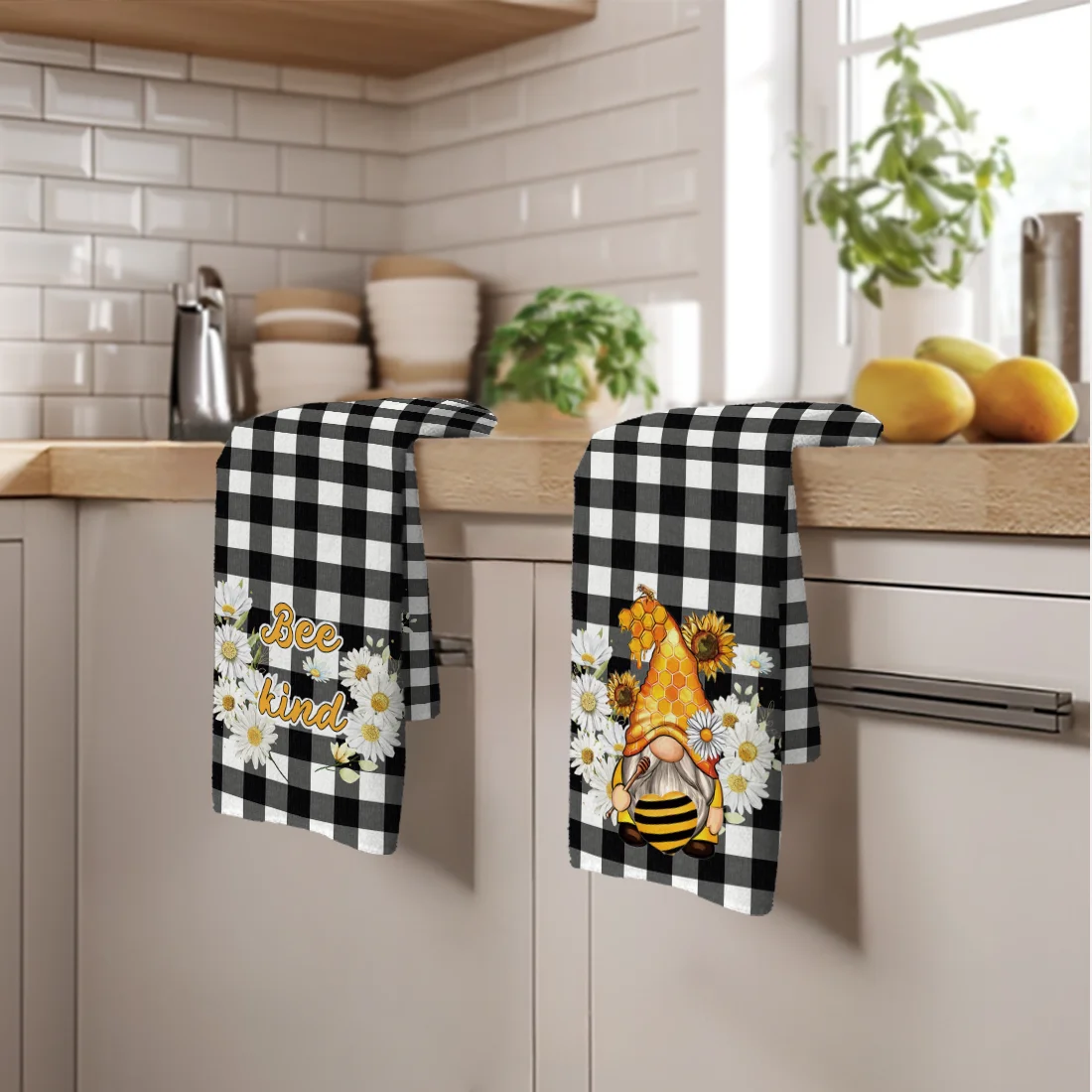

2PCS Towel Dish Daisy Bee Dwarf Kitchen Towels Dish Towel Dish Cloths for Kitchen Decor 40x60cm Towel