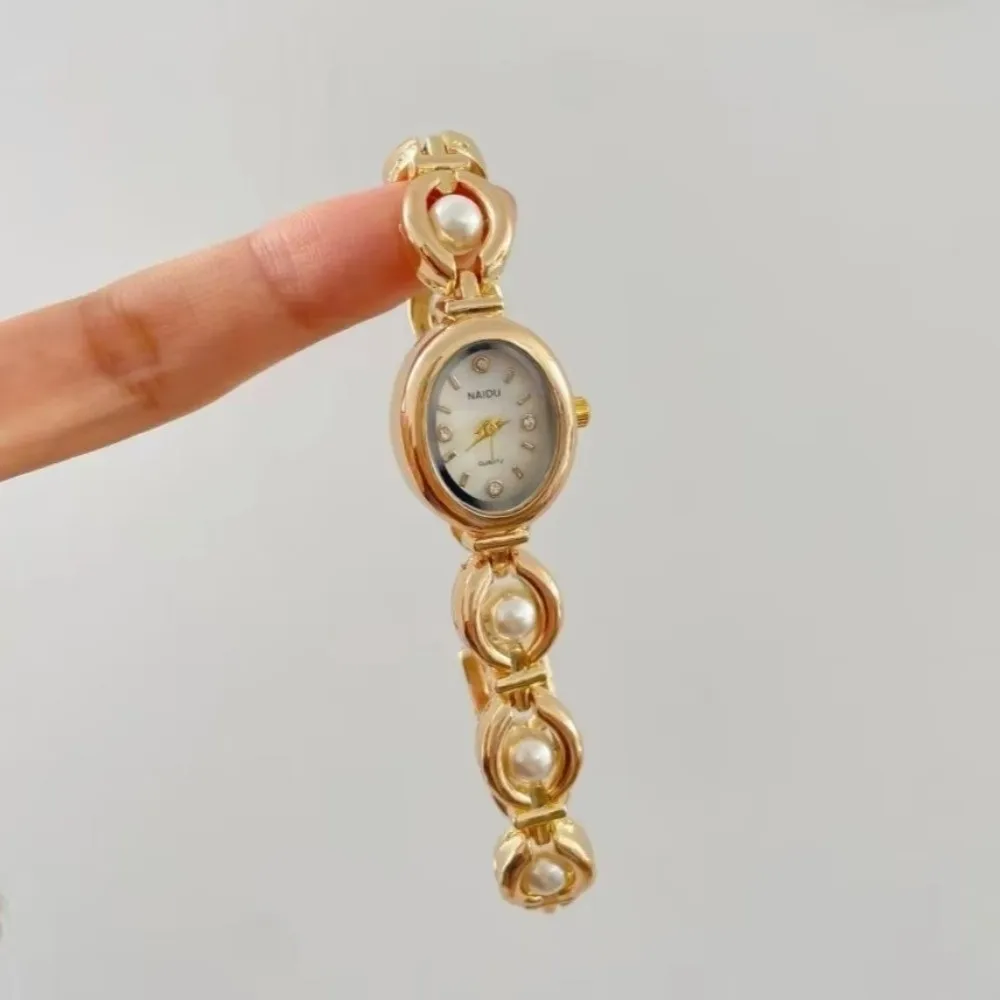 New Oval Dial Women's Watch Analog Display Small Quartz Watch Pearl Decoration Bracelet Watch Daily Wear