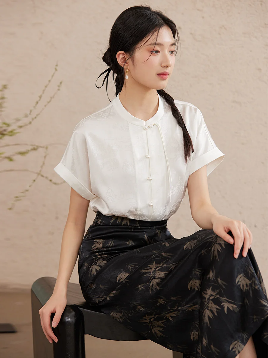 

Новый китайский женский комплект: блузка с маленьким воротником-стойкой и полукруглая юбка на пуговицах, модный и элегантный, для повседневной носки.