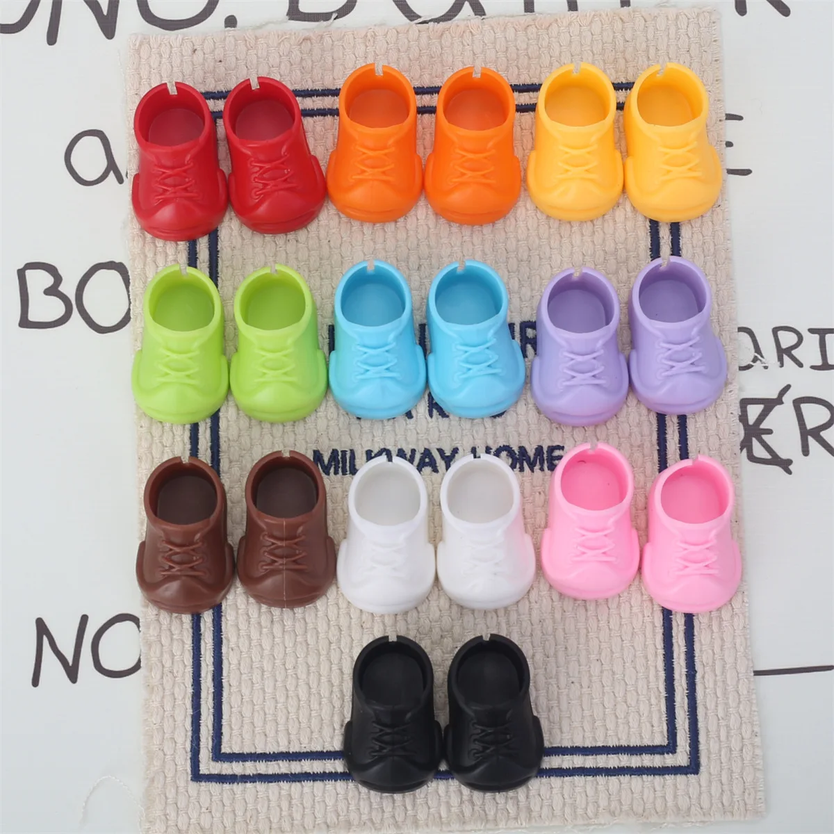 Cute Rainbow Raincoat 3.0 Labubu Accessories Doll Clothes Wave Point Animal Raincoat Doll Outfit - Image 5