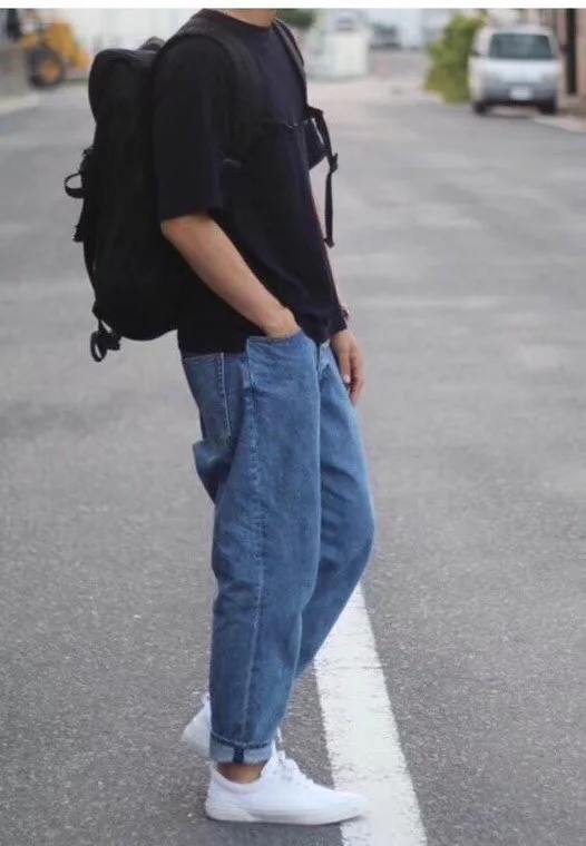 

BEAMS tapered loose washed jeans