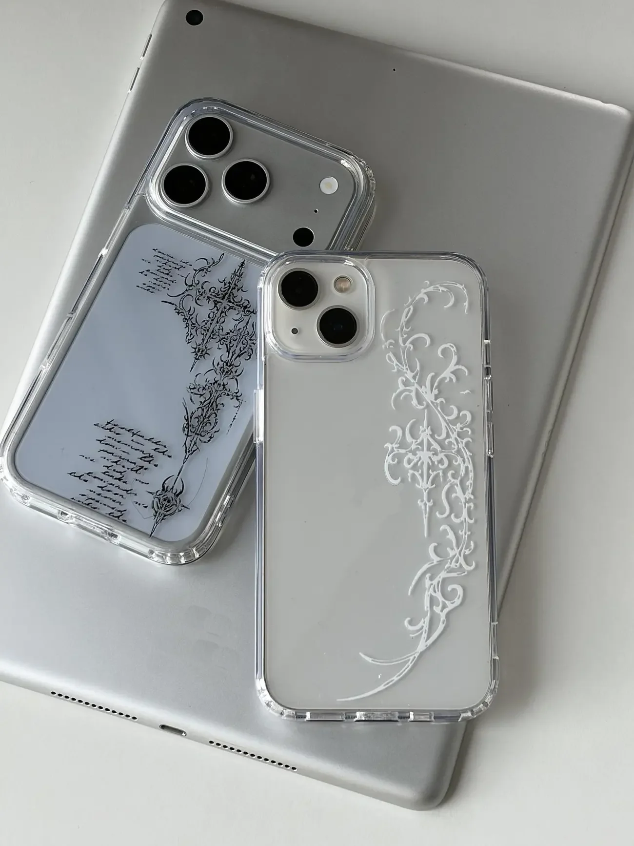 Gotycki Biały Cierniowy Krzyż Przezroczysty Futerał na Telefon iPhone 17 16 15 14 13 12 11 Pro Max 17air XR XS 7 8 PLUS MINI