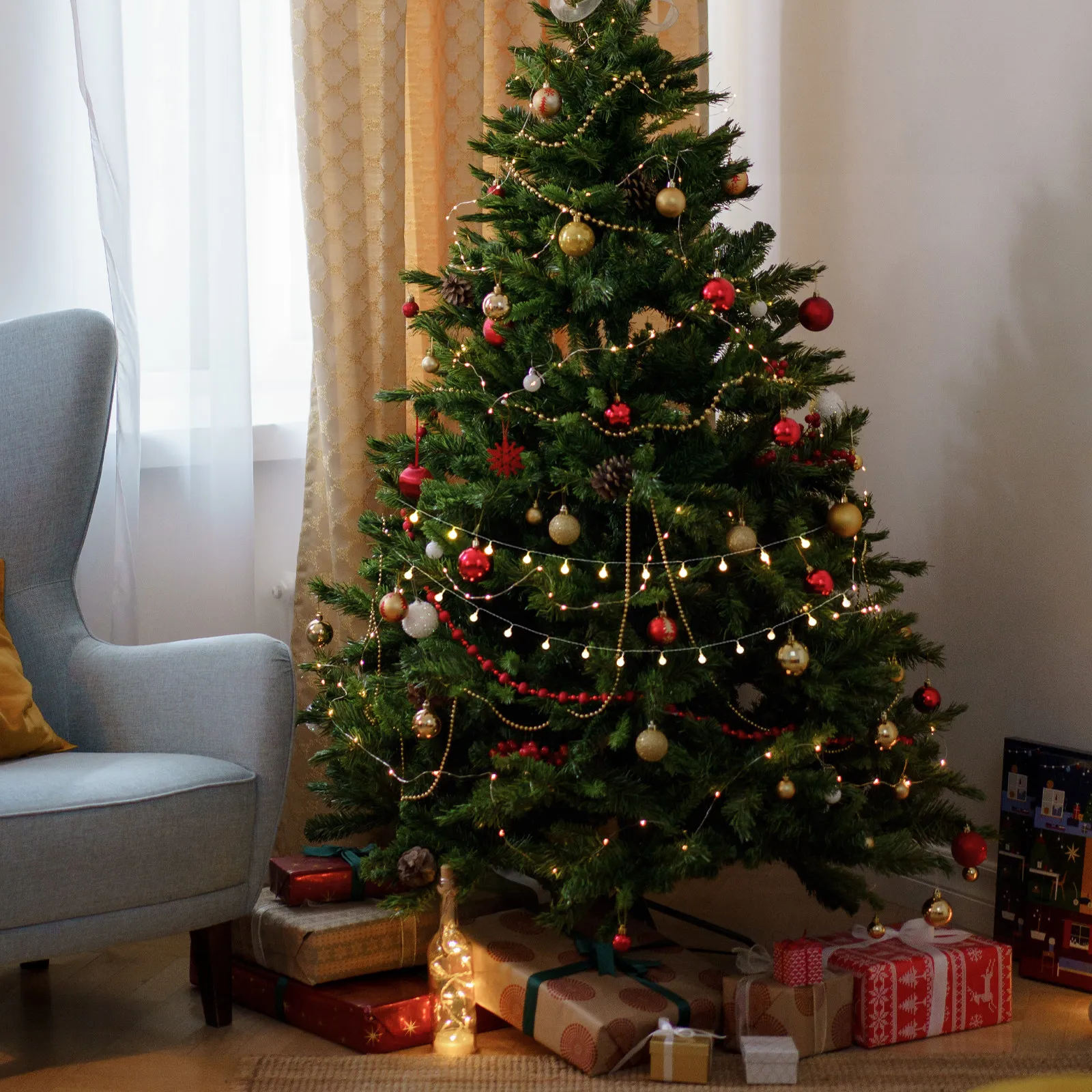 

Decorative Round Ball Light String LED Illuminated Ornament for Cozy Home Atmosphere Holiday Christmas Lighting