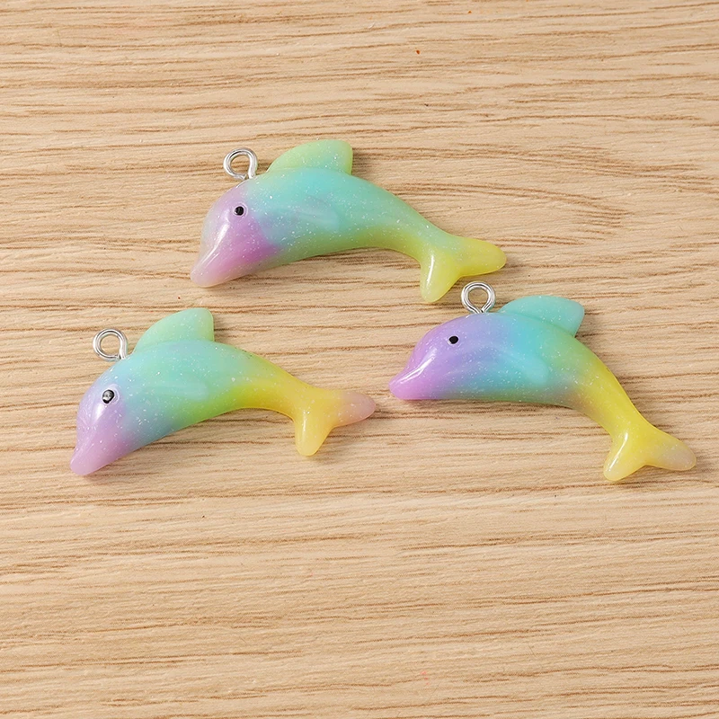 Tusember 10 Stück niedliche Meerestiere, bunte Delfin-Anhänger aus Kunstharz für DIY-Ohrringe, Armbänder, Schlüsselanhänger, Schmuckzubehör – Detail 8