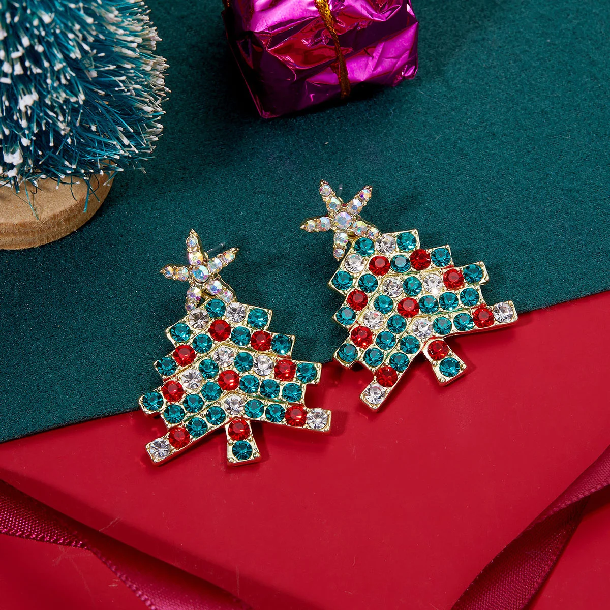 Orecchini pendenti con albero di natale in zircone scintillante per le donne orecchini pendenti con piante di albero di natale alla moda gioielli