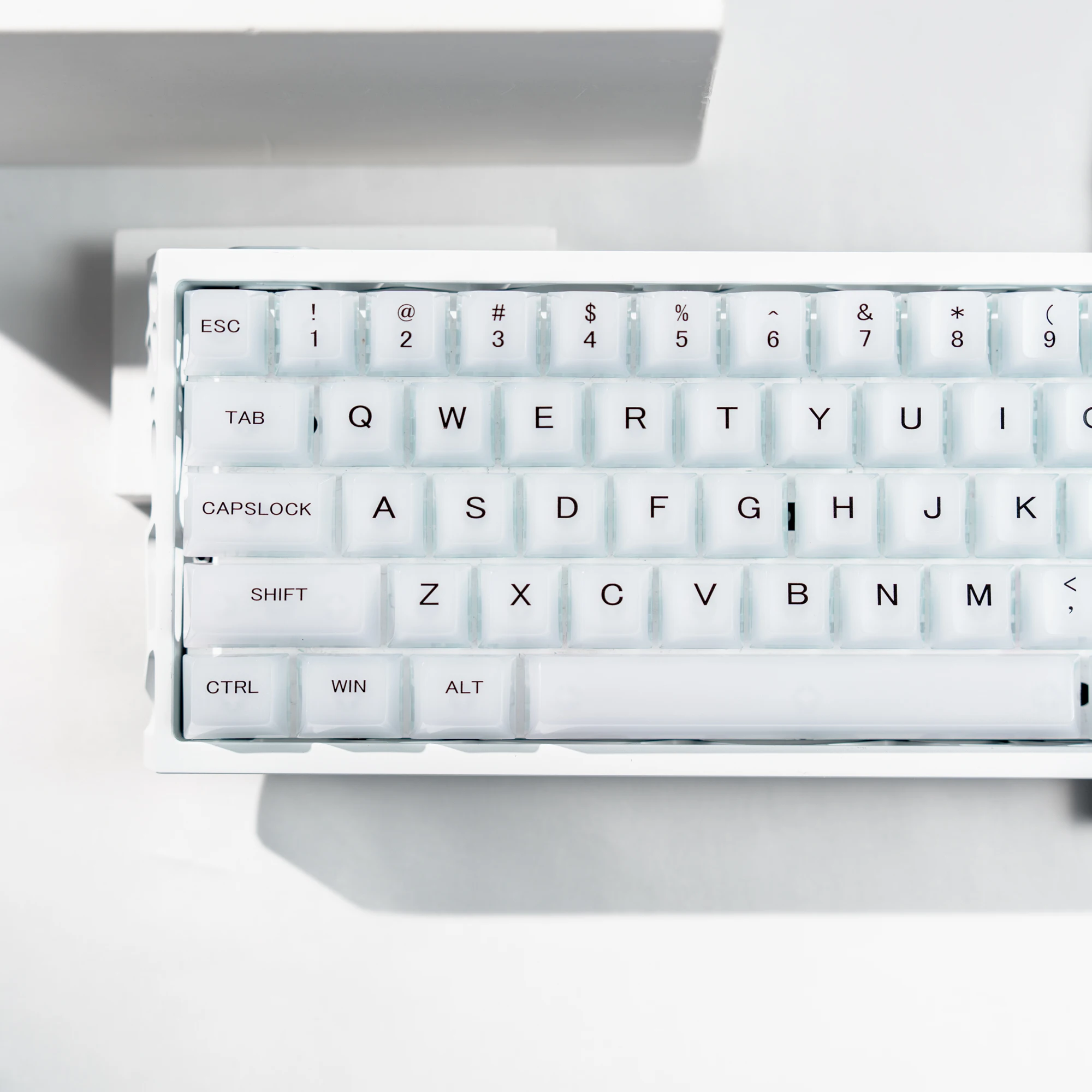 

115-клавишные противотуманные белые прозрачные колпачки для клавиш Crystal PC Keycap RGB Shine Through Key Cap Cherry Profile для клавиатуры MX Switch