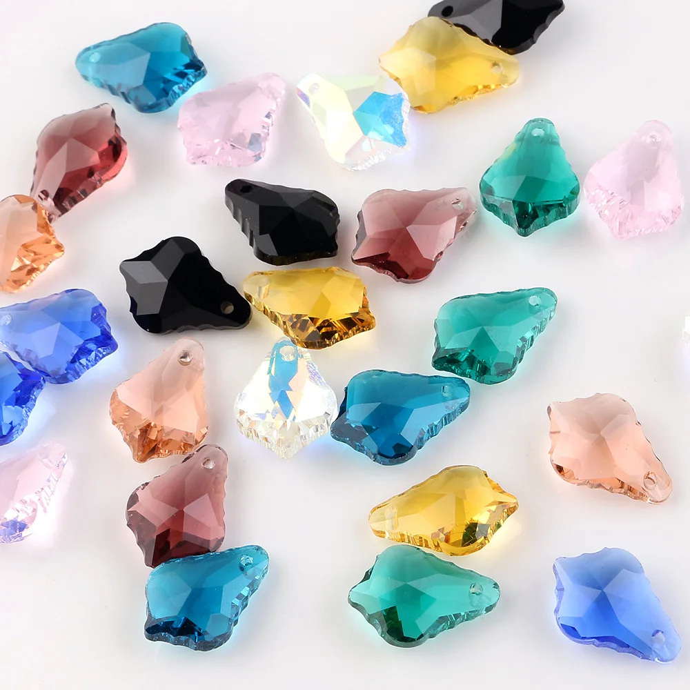30 Stück 11x16mm Kristallglasperlen Anhänger Österreichische Ahornblatt-Perlen für Schmuckherstellung Strass-Charms für DIY Halsketten Ohrringe