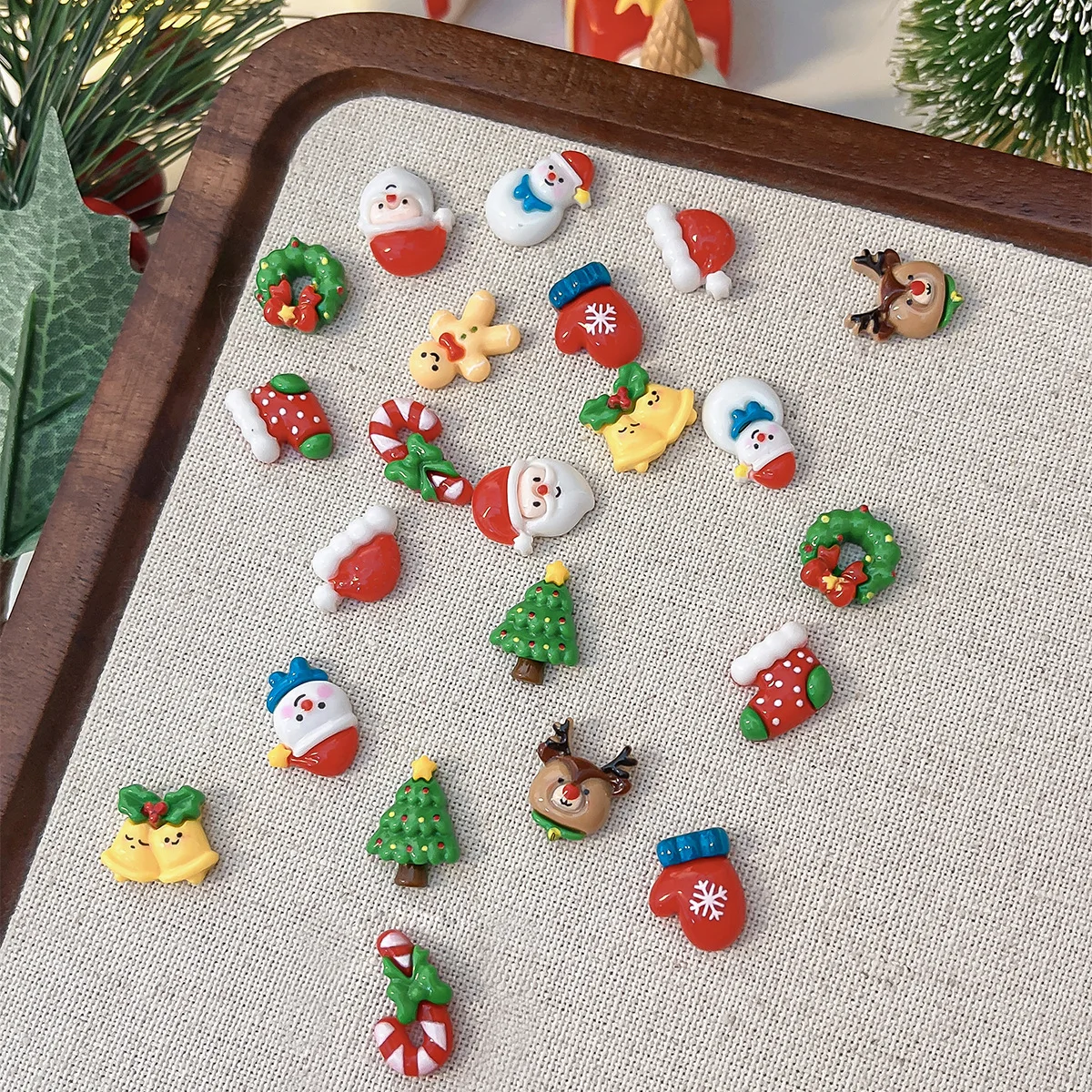 

Christmas Series Nail Art Accessories 3D Resin Nail Charms Cute Bells Reindeer Snowman Cartoon Versatile Winter Nail Decorations