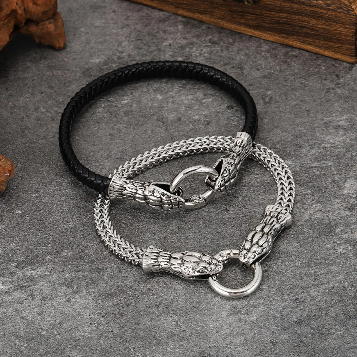 

New Vintage Stainless Steel Double Row Forward and Reverse Chain Braided Bracelet Hip Hop Punk Animal Snake Head Bracelet
