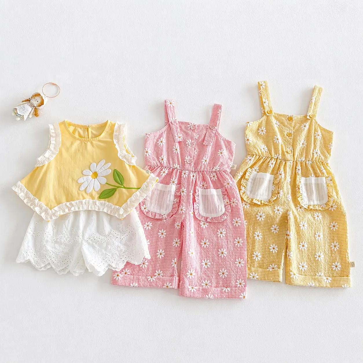 Girls' Daisy Doll Shirt 2026 New Summer Baby Design Sense Lace Shirt Children's Stylish Vest