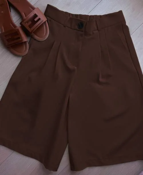 brown shorts