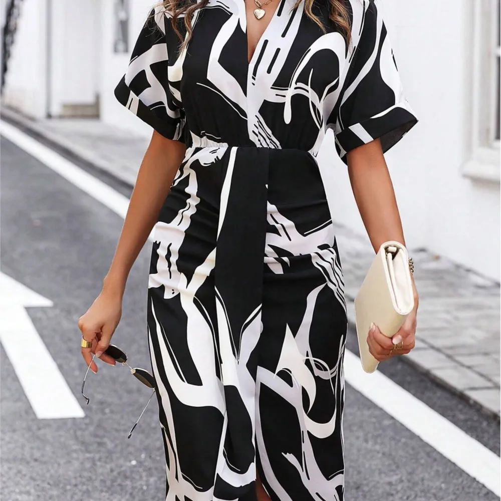 

2025 Summer New Women's Sexy V-neck Fashion Dress Elegant Pull-out Slit Hip Skirt Short-sleeved Commuting Casual Clothing