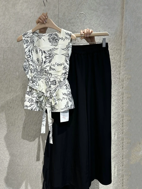 

Elegant Professional Women's Outfit Sleeveless Belted Straight Leg Pants Fashionable Two-Piece Set round Neck Long Pants