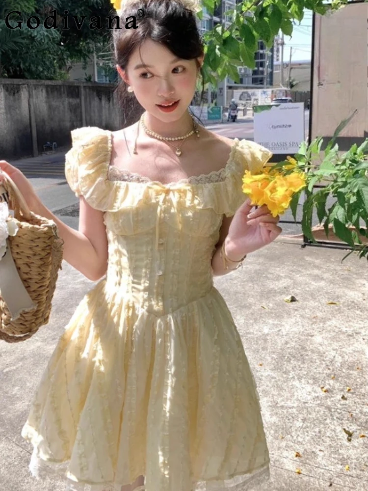 

New Large Size French Short Puff Sleeve Yellow High Waist Princess Dress Sweet Lace Temperament Square Neck Women Dresses Summer