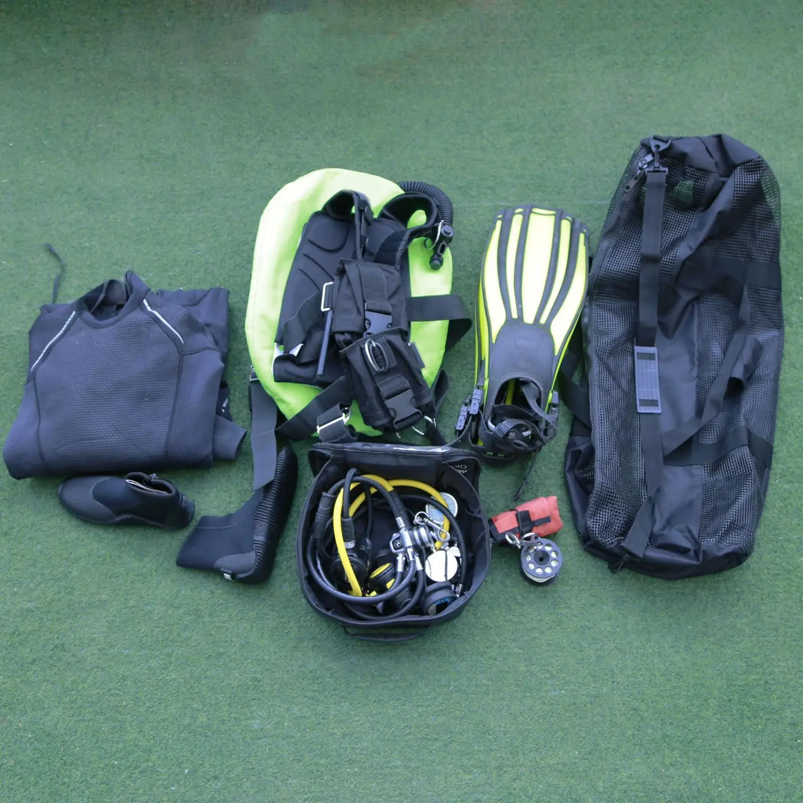 

Mesh Diving Duffle Bag Zipper Scuba Gear Pouch Handbag, Diving Equipment Bag for Outdoor Kayaking Surfing Snorkeling Beach