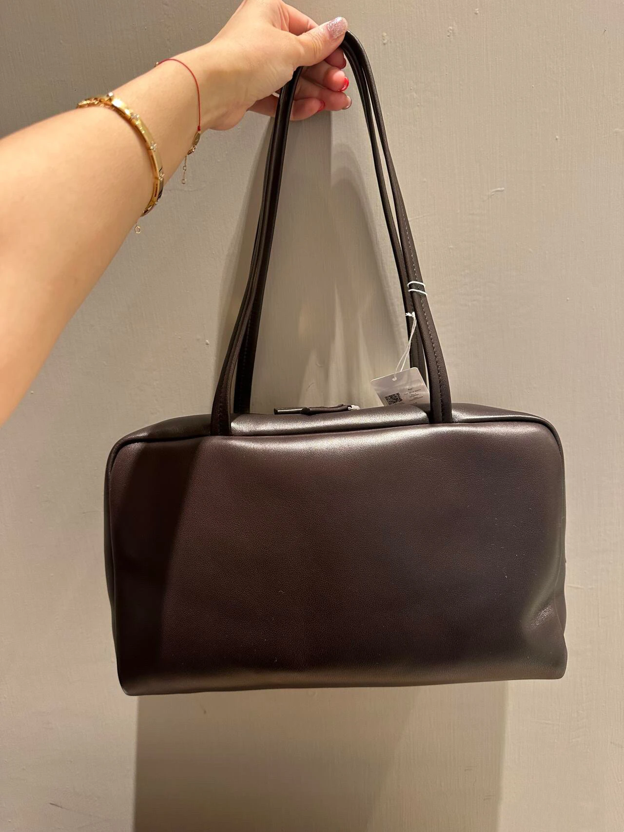 Faionable Versatile Simple High-End Soft eepskin Bowling Bag Boston Handheld Underarm Bag Beer2025 New Sle Briti Sle
