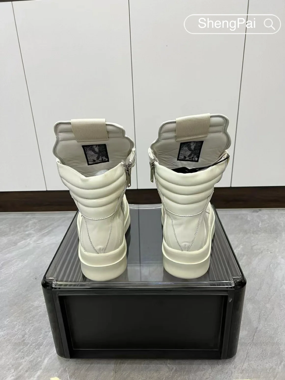 

Luxury Brand Men's Genuine Leather High-Top Casual Shoes Ivory Color Inverted Triangle Design & Women's Zip Ankle Boots Sneakers