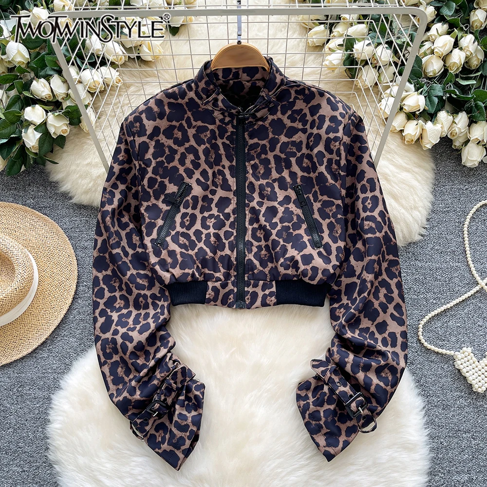 

TWOTWINSTYLE American Style Designer Folds Short Jackets For Women Stand Collar Long Sleeve Casual Coat Female Style KJA550001