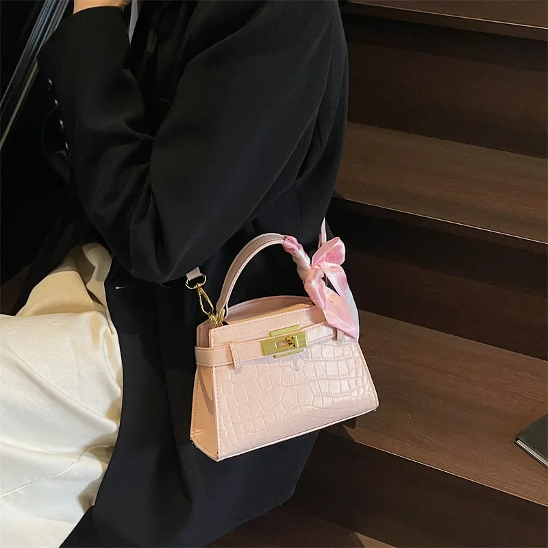 

2025 Minimalist Tote Women's Convertible Shoulder Crossbody Structured Box Niche Luxury Day To Night Purse