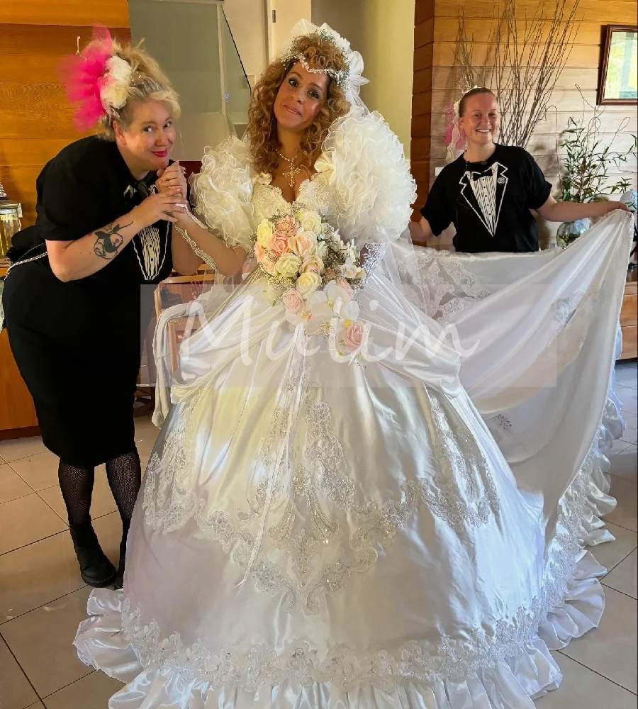 

Luxury Rococo Baroque Wedding Dress Gypsy Ruffles Long Sleeve Lace Victorian Bride Dress Long Sleeve Mysterious BrideCustomized