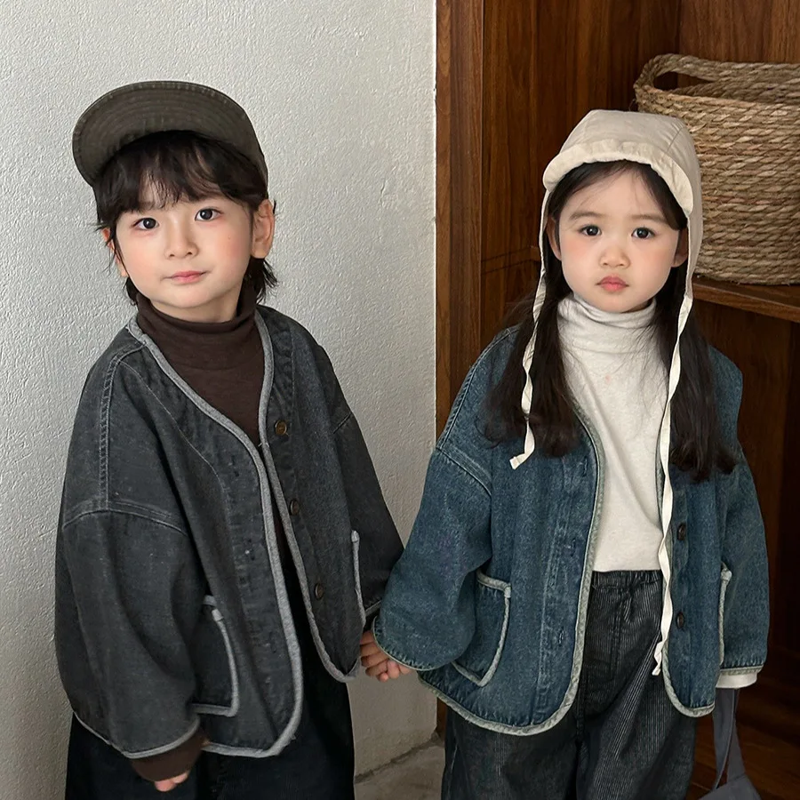 

‌2025 Kids Denim Jacket Autumn New Unisex Baby Loose Fit Casual Coat with Stitched Edge Boys Girls Outerwear for Toddler