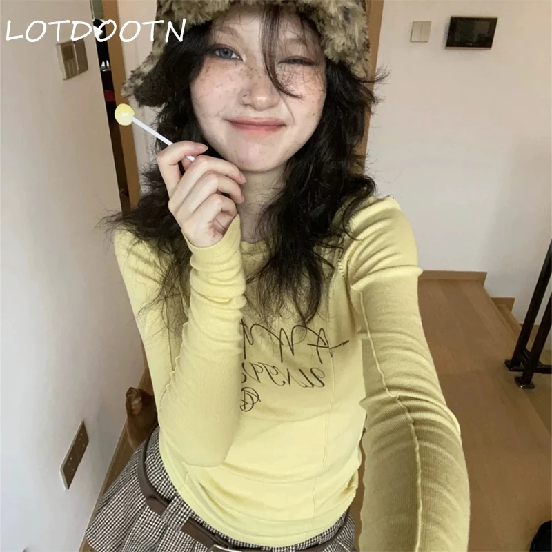 LOTDOOTN Y2k Estetica Gialla T-shirt Anni 2000 Giapponese Harajuku Tees Camicia Grunge Lettera Stampa Manica Lunga Magliette E Camicette E-girl Streetwear