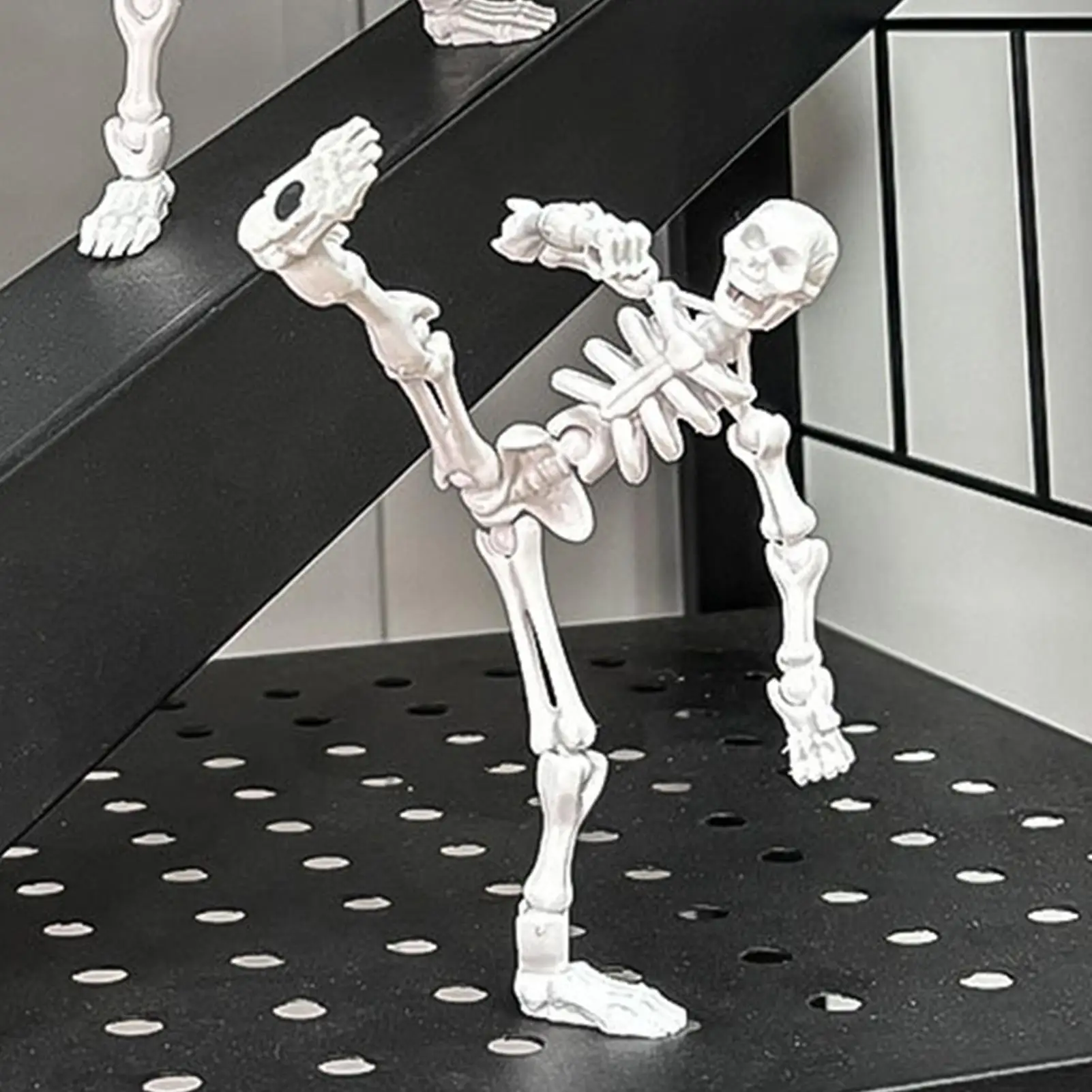 Halloween Skeleton Human Bone Model Desktop Ornament Display Collectible Halloween Movable Skeleton Figurine for Teaching