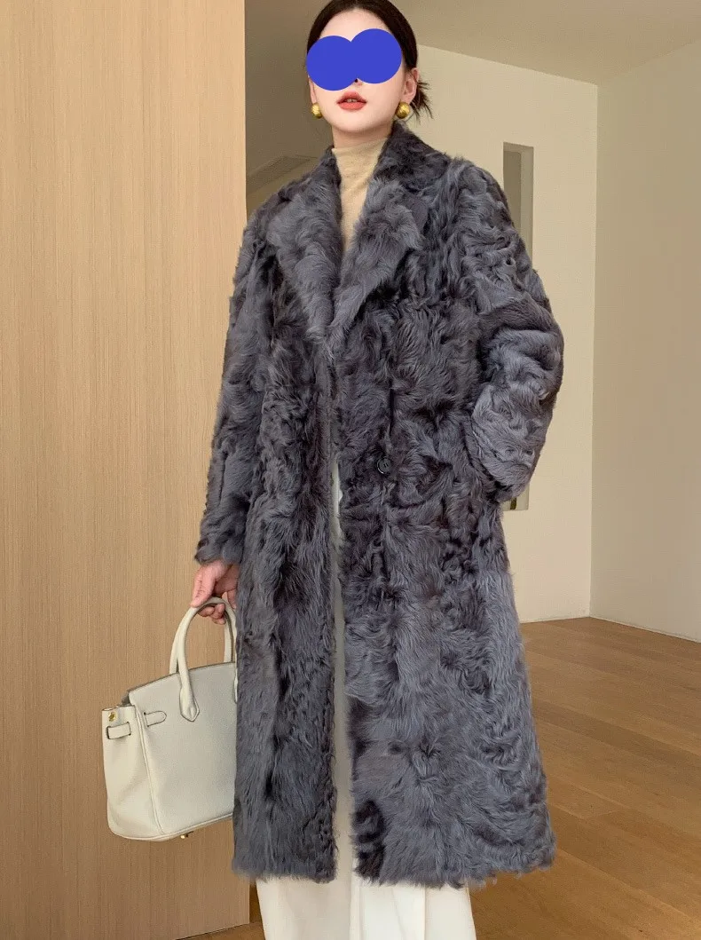 Lamb fur coat for women, light luxury sheepskin fur one piece coat, patchwork whole mink V-neck medium length winter 2024