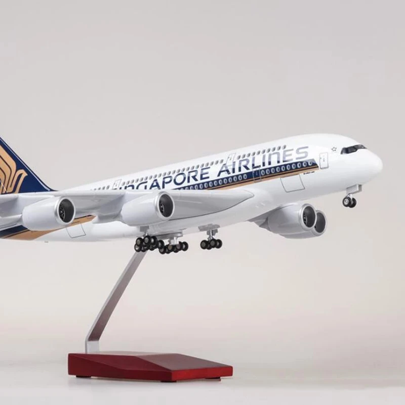 1/160 Scale 47CM Airplane Airbus A380 Singapore Model Plane W Light and Wheel Resin Diecast Airplanes for Collection Display Gif