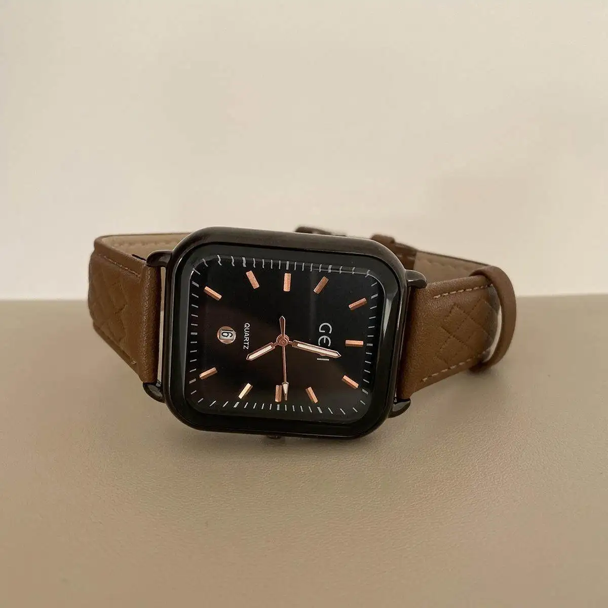 New Vintage Style Elegant And Versatile Leather Calendar QuartzWatch For WomenStudents A HighQualityCarefully Selected Timepiece