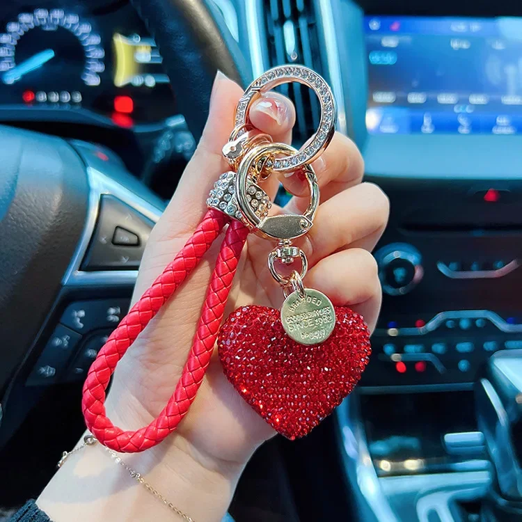 Full diamond love key Chain studded leather rope Heart-shaped Car key chain Female exquisite pendant Cars accessories interior