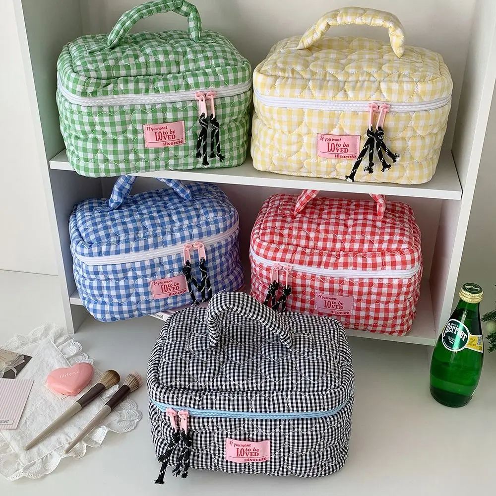 Portable Fresh Grid Makeup Bag Quilted Love Design Handheld Cosmetic Pouch Toiletries Bag Home
