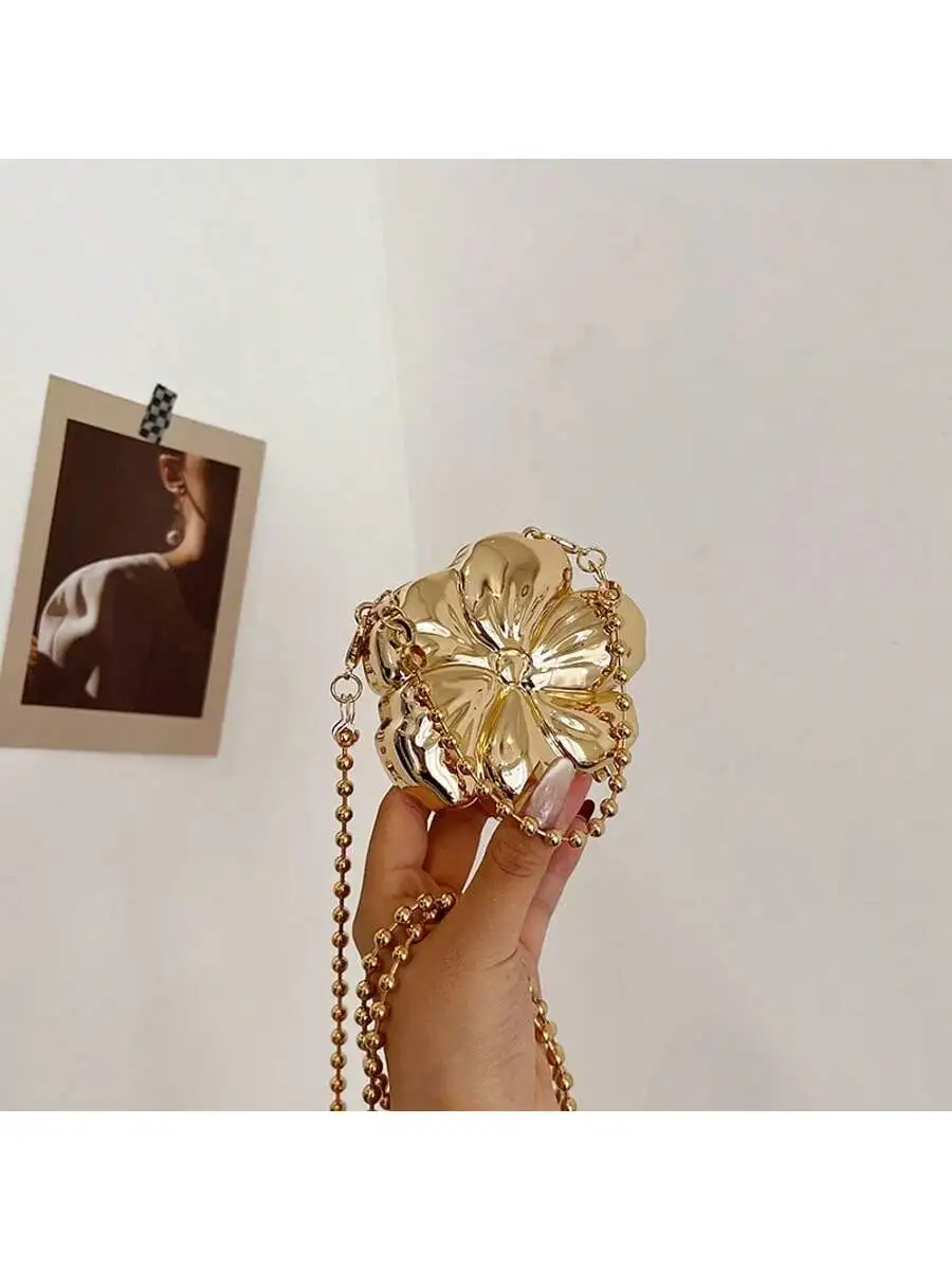 

Mini Shell Shaped Metal Clutch With Chain Strap For Women Formal Party Wedding Evening Bag