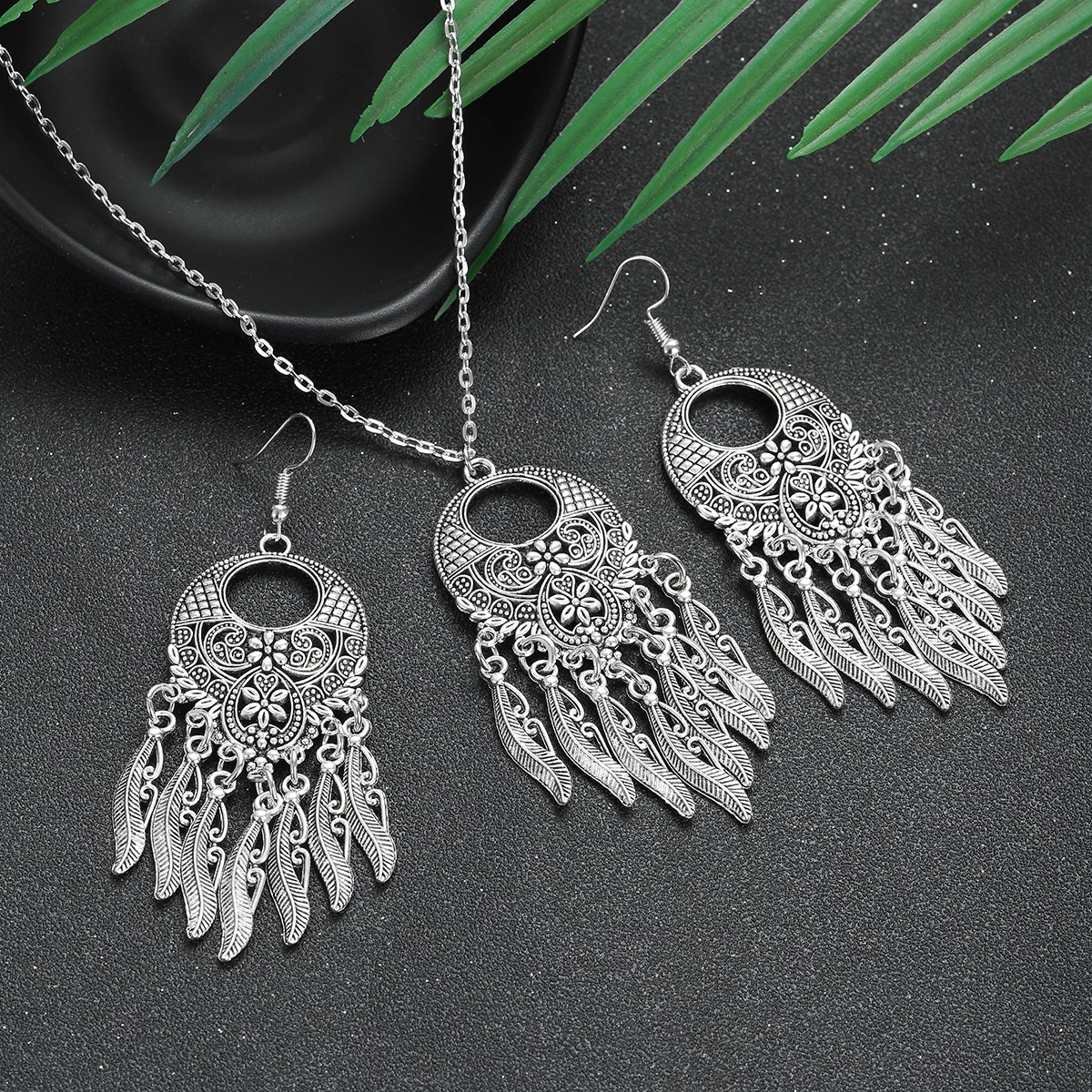 New Fashion Ethnic Silver Color Feather Tassel Jewelry Set Women\'s Vintage Geometric Carved Flower Long Dangle Earrings Sets