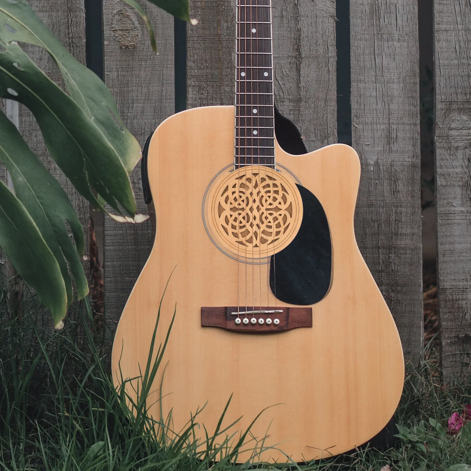 

Wooden Guitar Soundhole Cover for Acoustic Folk Guitar Sound Dampener Feedback Reducer Decorative Resonator Sound Hole Accessory
