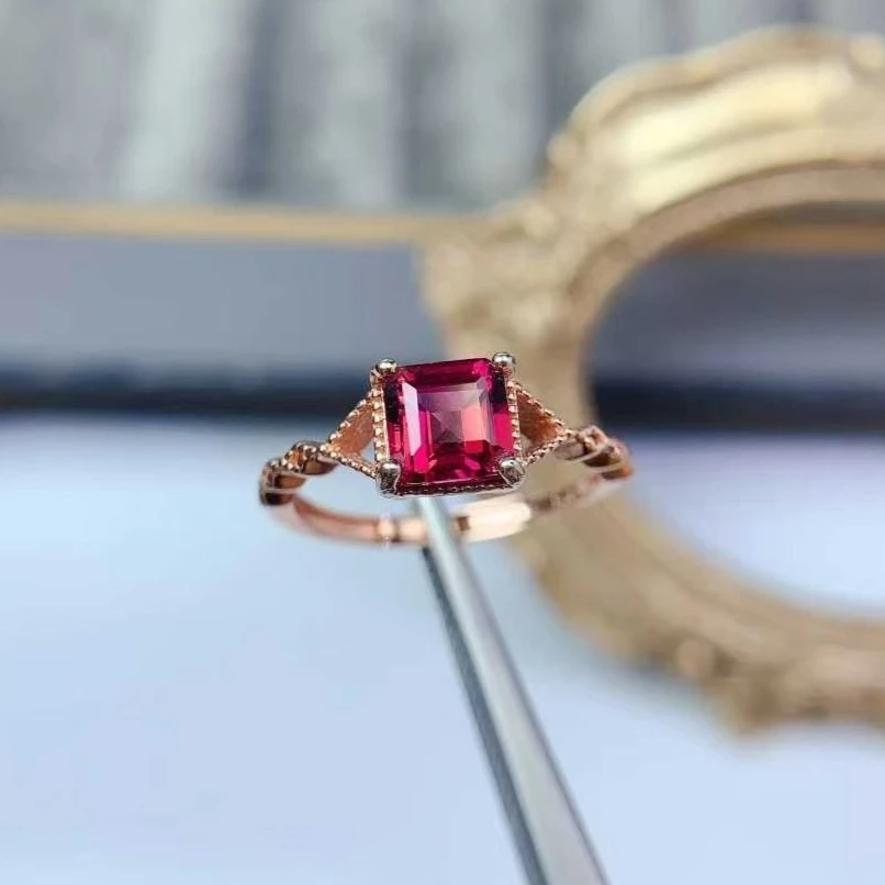 

Real 925 Silver Jewelry Natural Garnet Ring 6mm VVS Grade Pyrope Garnet Silver Ring for Women