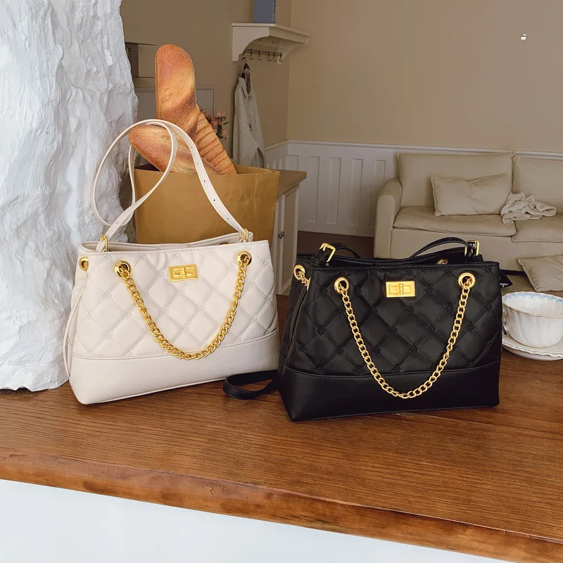 

2025 Spacious Crossbody Bag, Fashion Underarm Purse for Women, Versatile Tote Bag, Minimalist Day-to-Night Bag, Textured Sling