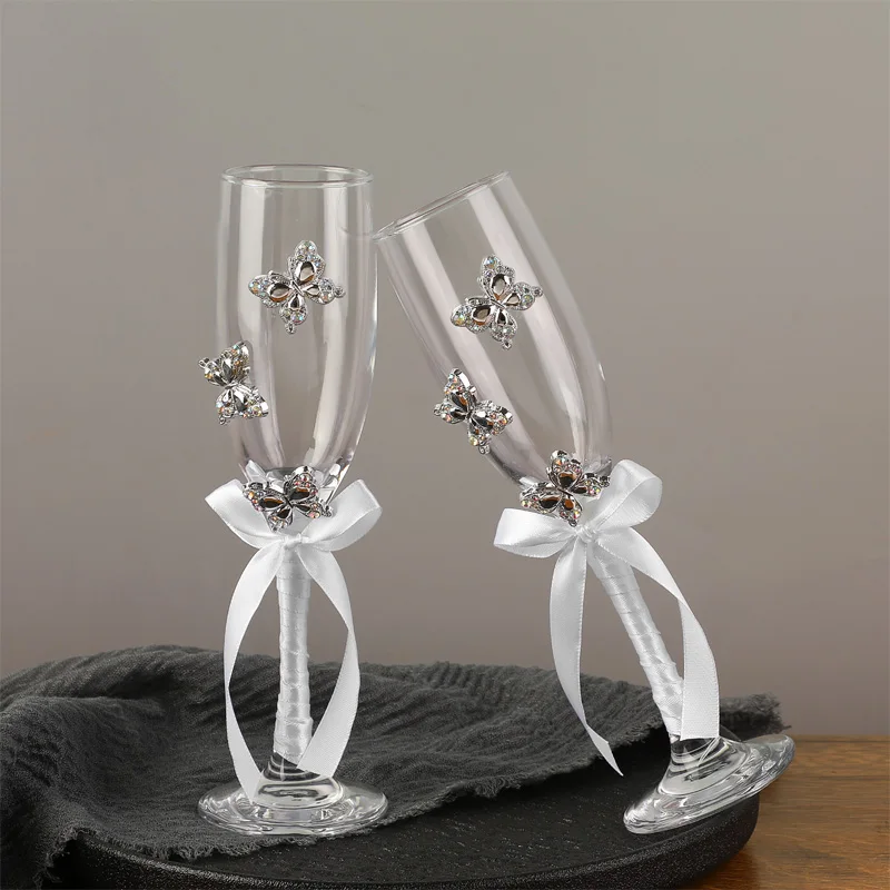 

Exquisite 2 wedding glass cup Butterfly decorated Champagne glass cup Pure bride wedding glasses