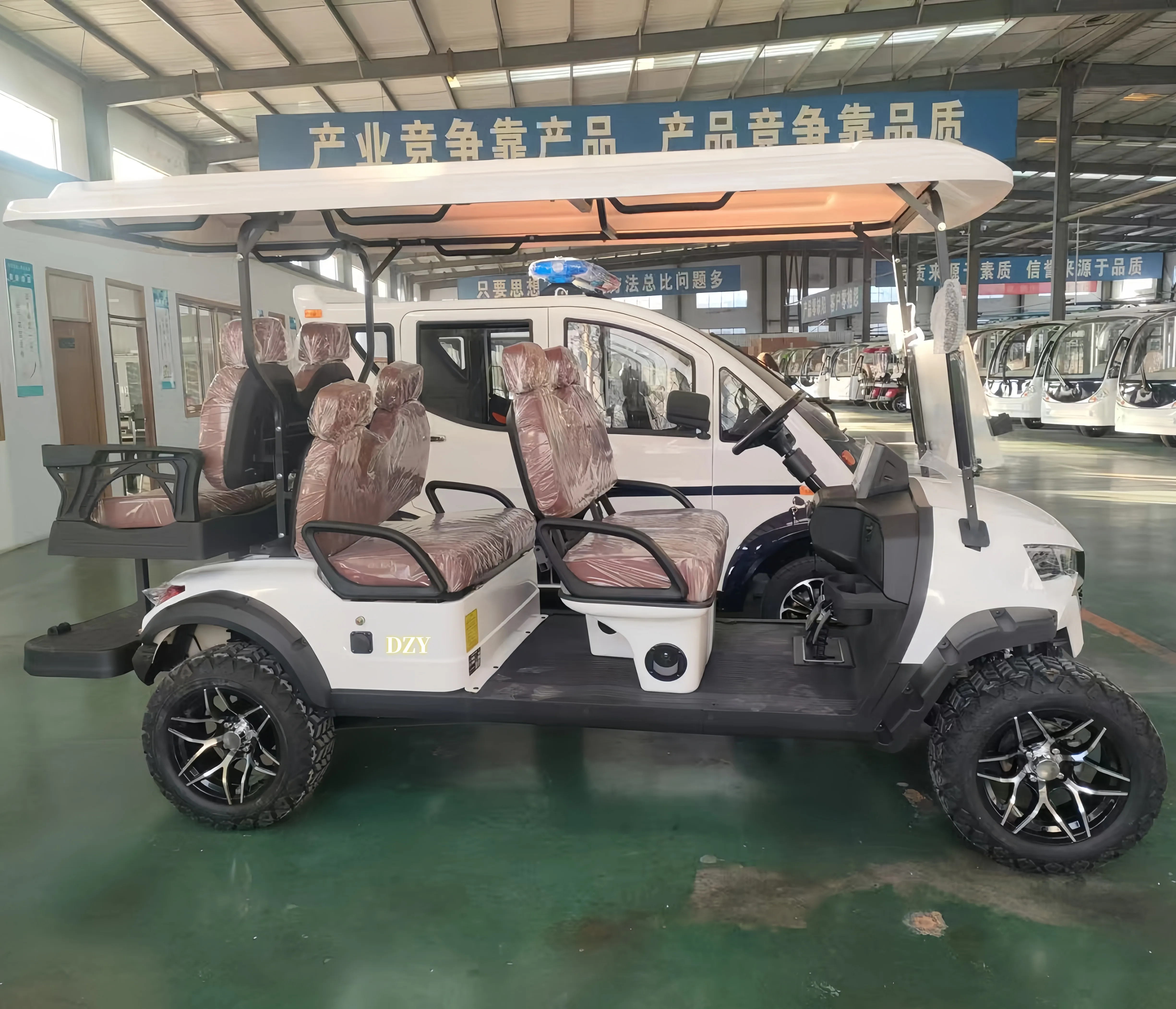 Premium Quality 6-Seater Electric Utility Buggy 4 Wheels Golf Cart Bus Sightseeing New Condition Club Car